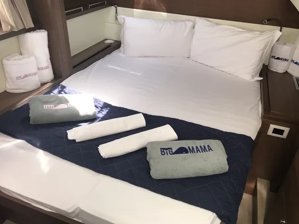 Lagoon 52 F - Boatscribe.com