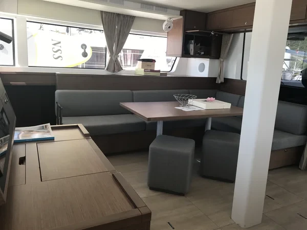 Lagoon 52 F - Boatscribe.com