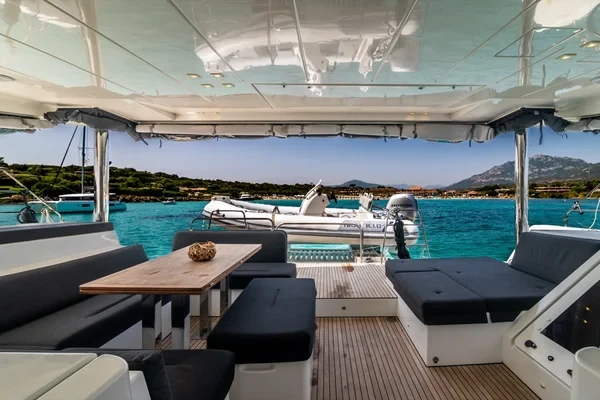 Lagoon 52 F - Boatscribe.com