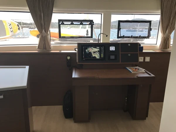Lagoon 52 F - Boatscribe.com