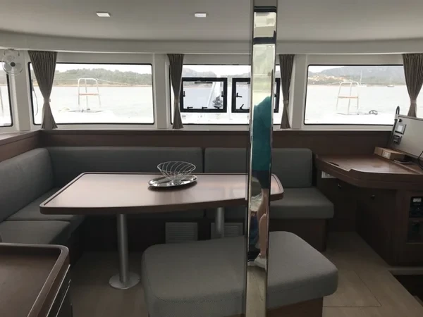 Lagoon 42 - Boatscribe.com