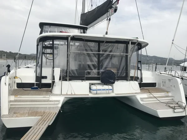 Lagoon 42 - Boatscribe.com