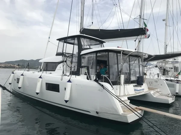 Lagoon 42 - Boatscribe.com