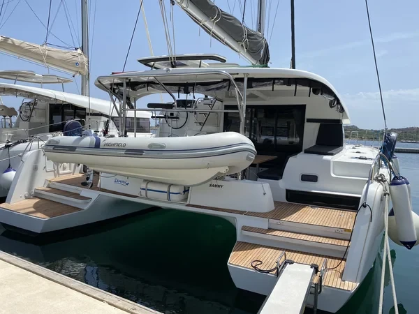 Lagoon 42 - Boatscribe.com