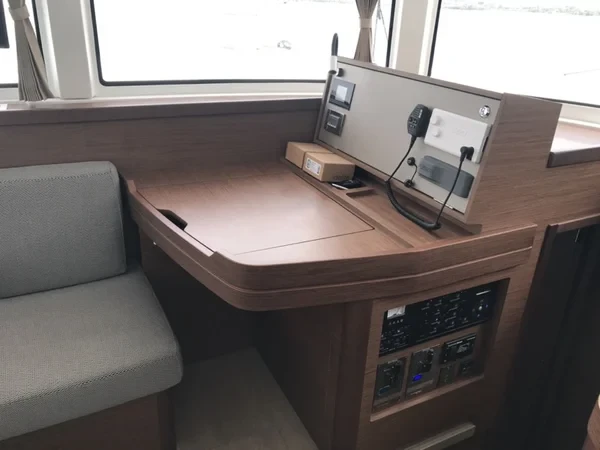 Lagoon 42 - Boatscribe.com