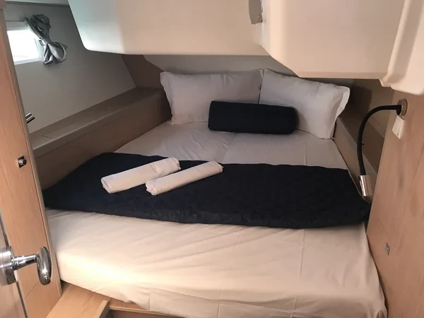 Oceanis 45 - Boatscribe.com