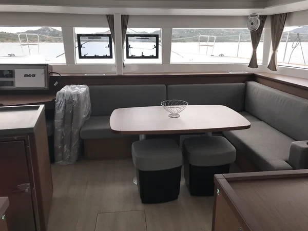 Lagoon 450 F - Boatscribe.com