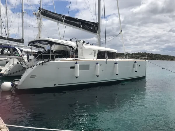 Lagoon 450 F - Boatscribe.com