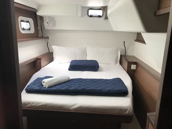Lagoon 450 F - Boatscribe.com