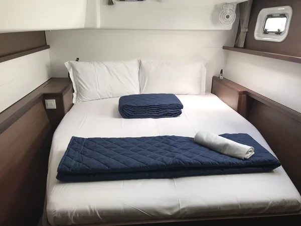 Lagoon 450 F - Boatscribe.com