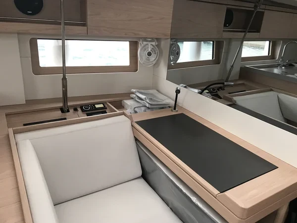 Oceanis 51.1 - Boatscribe.com