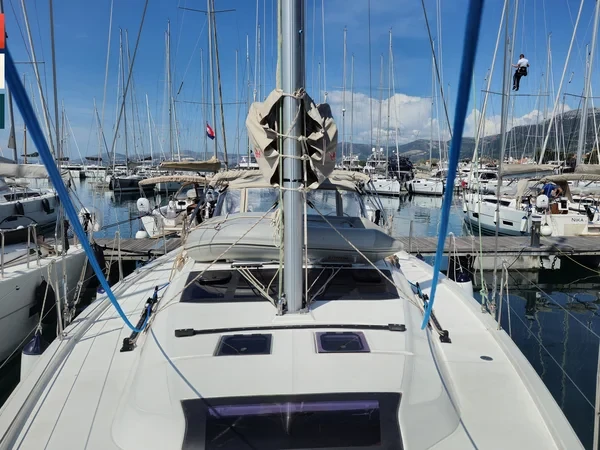 Dufour 430 - Boatscribe.com
