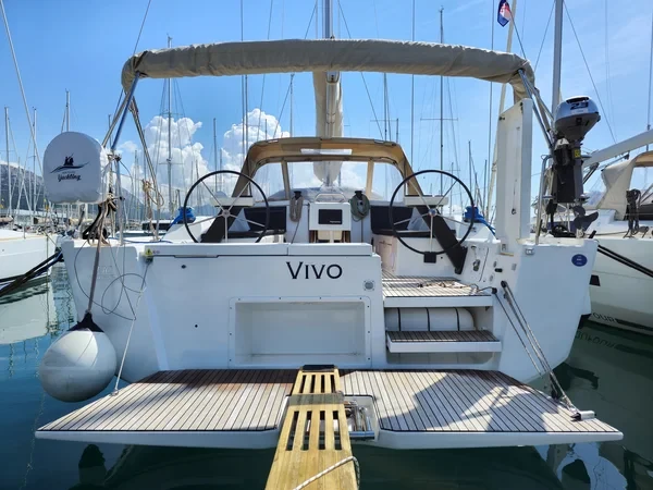 Dufour 430 - Boatscribe.com