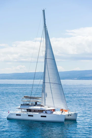 Lagoon 620 - Boatscribe.com