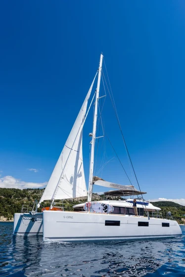 Lagoon 620 - Boatscribe.com