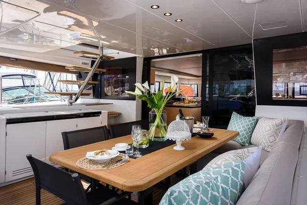 Lagoon 620 - Boatscribe.com