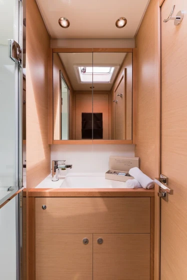 Lagoon 620 - Boatscribe.com