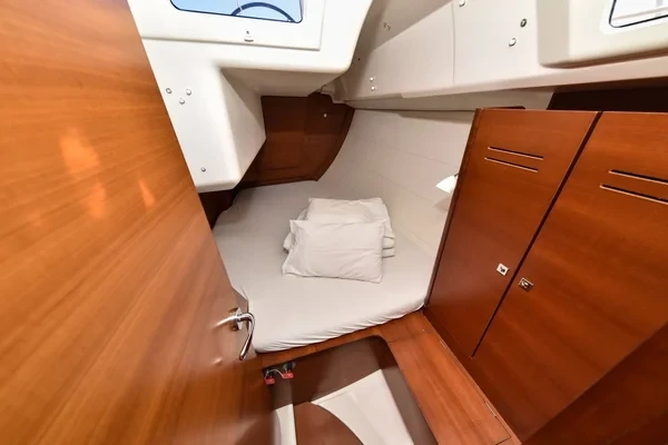 Dufour 350 GL - Boatscribe.com
