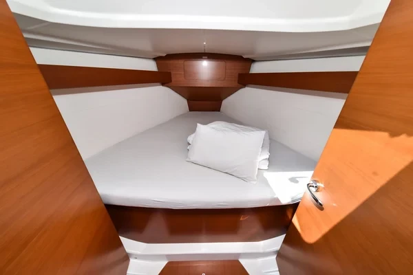 Dufour 350 GL - Boatscribe.com
