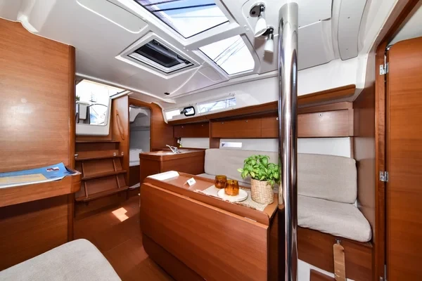 Dufour 350 GL - Boatscribe.com