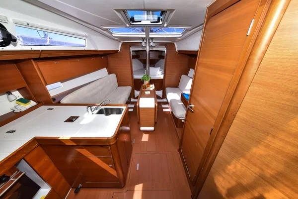 Dufour 350 GL - Boatscribe.com