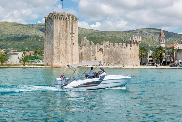 Beneteau Flyer 6.6 Spacedeck - Boatscribe.com