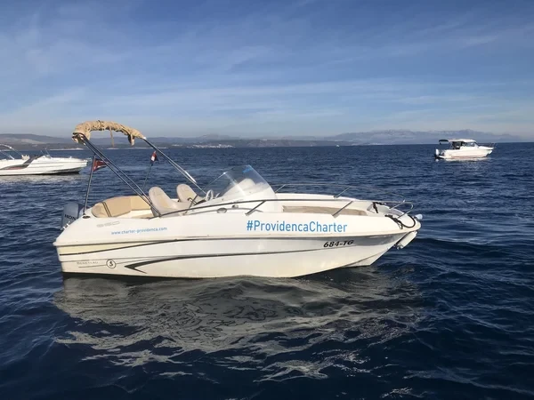 Beneteau Flyer 550 - Boatscribe.com