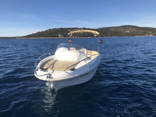 Beneteau Flyer 550 - Boatscribe.com