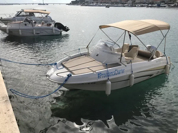 Beneteau Flyer 550 - Boatscribe.com
