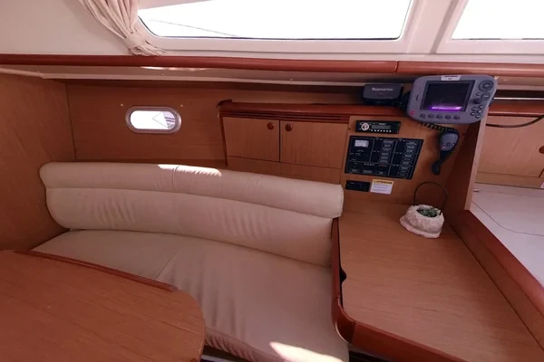 Sun Odyssey 32i - Boatscribe.com