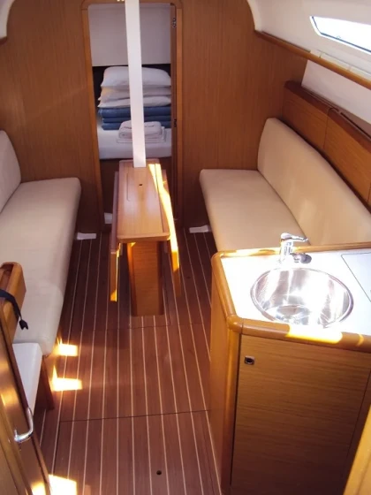 Sun Odyssey 30i - Boatscribe.com