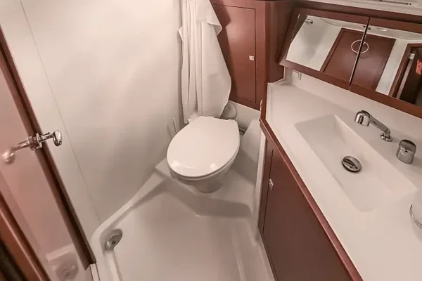 Oceanis 45 - Boatscribe.com