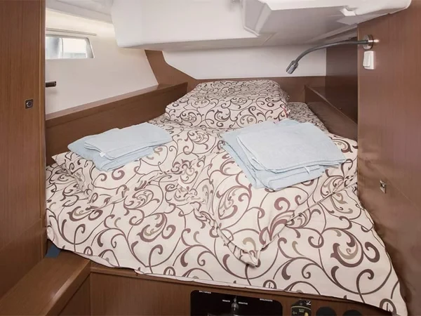 Oceanis 45 - Boatscribe.com