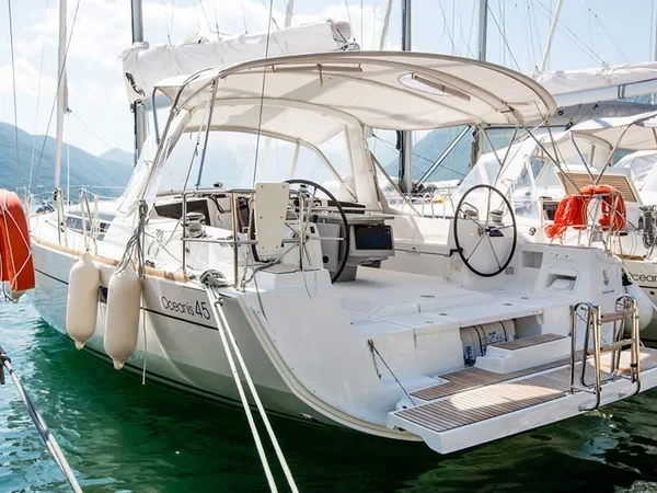 Oceanis 45 - Boatscribe.com