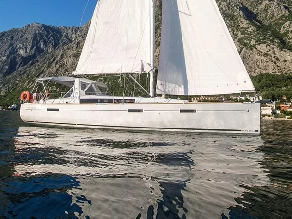 Oceanis 45 - Boatscribe.com