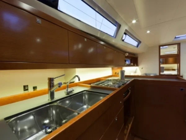 Oceanis 41 - Boatscribe.com
