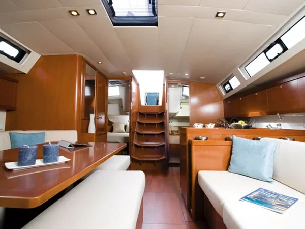 Oceanis 41 - Boatscribe.com
