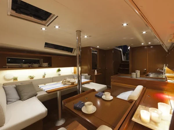 Oceanis 41 - Boatscribe.com