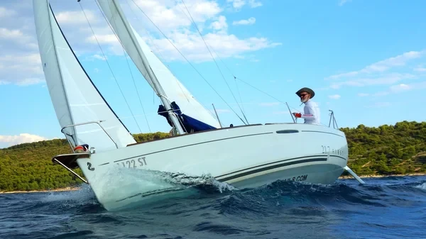 Beneteau First 21.7 - Boatscribe.com