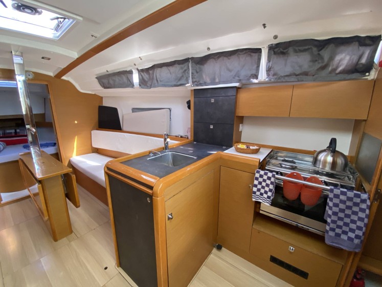 Sun Odyssey 349 - Boatscribe.com