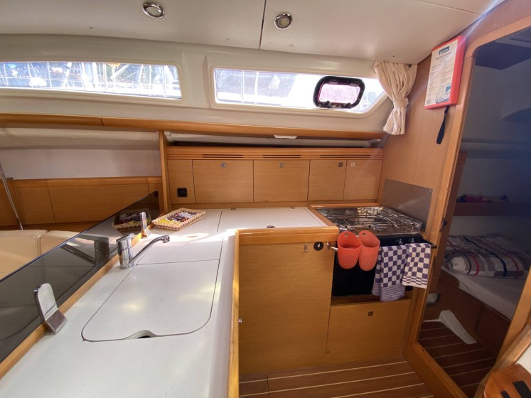 Sun Odyssey 36i - Boatscribe.com