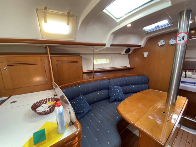 Oceanis 343 - Boatscribe.com