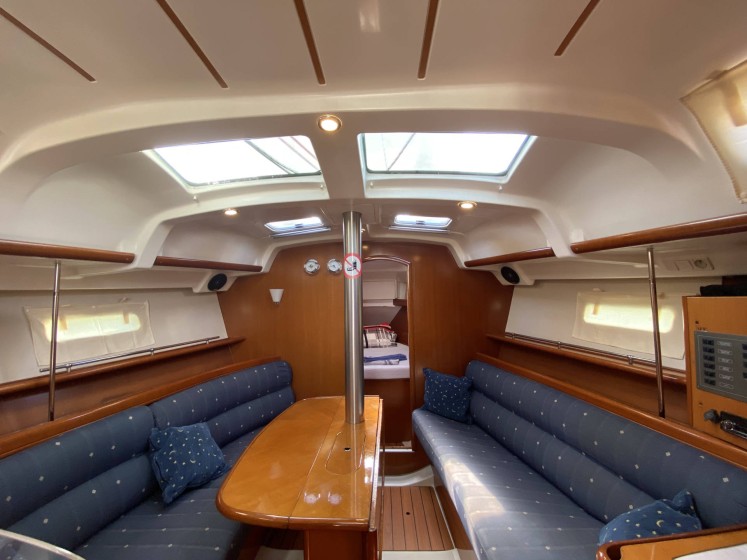 Oceanis 343 - Boatscribe.com