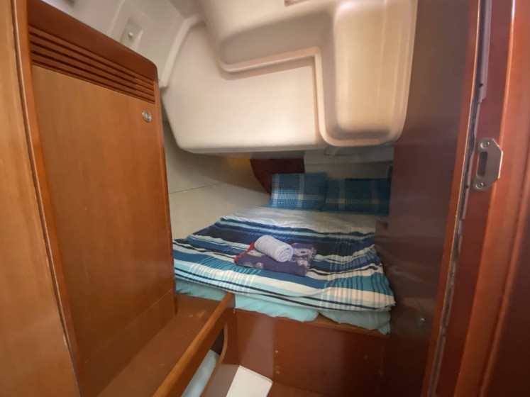 Oceanis 37 - Boatscribe.com