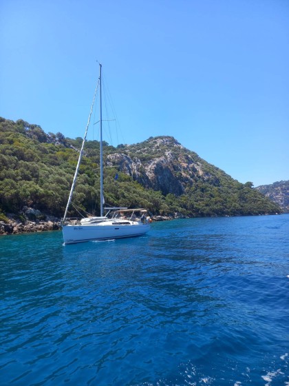 Oceanis 37 - Boatscribe.com
