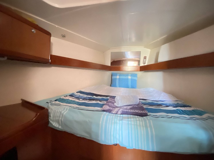 Oceanis 37 - Boatscribe.com