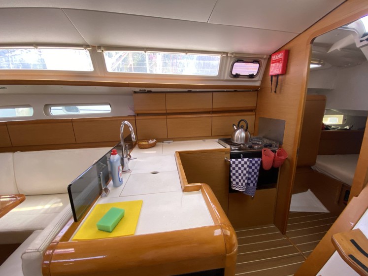 Sun Odyssey 409 - Boatscribe.com