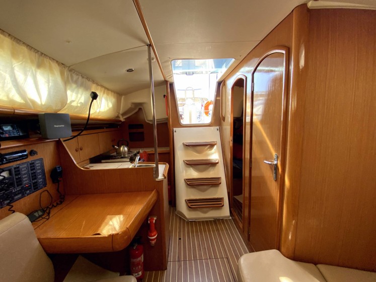 Sun Odyssey 32 - Boatscribe.com