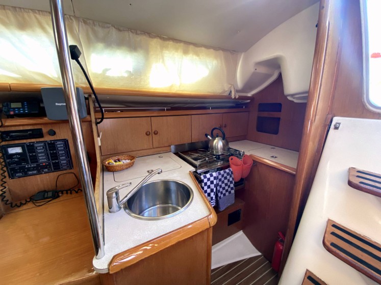 Sun Odyssey 32 - Boatscribe.com