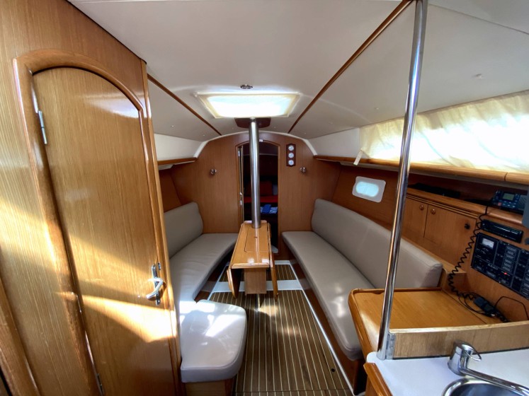 Sun Odyssey 32 - Boatscribe.com